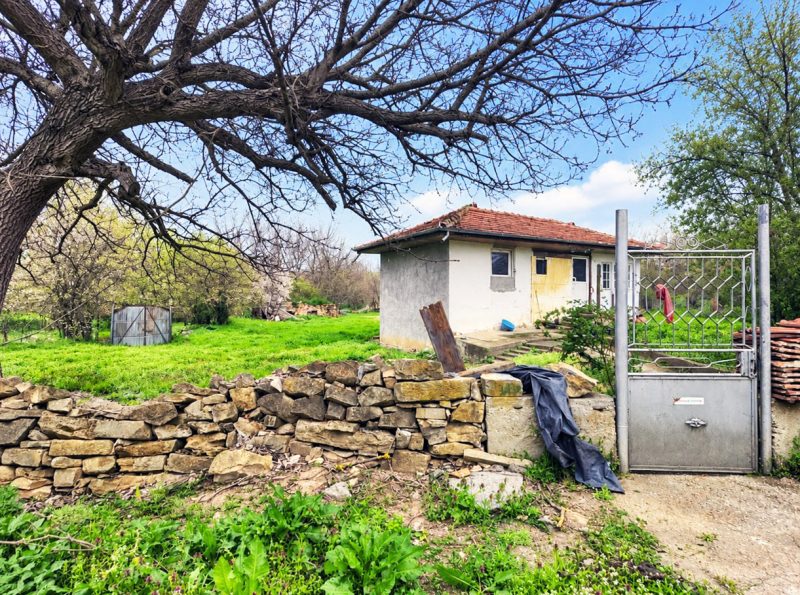 Maison de 60 m² à rénover, terrain de 1500 m², à 5 km de la ville de Polski Trambesh — photo 3