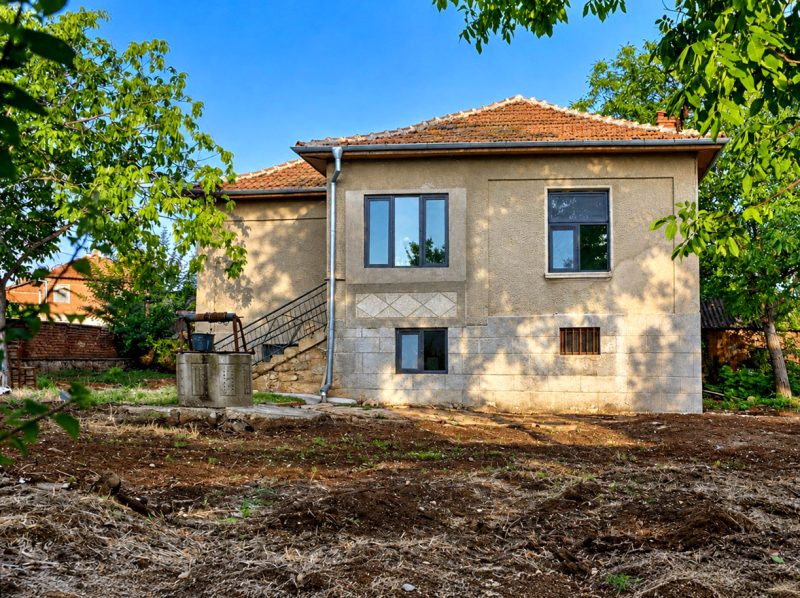 Maison de 110 m² entièrement rénovée, 3 chambres, terrain de 1400 m², montagnes, à 19 km de Luybimets — photo 2