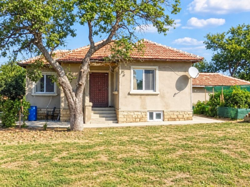Maison de 120 m², terrain de 1800 m² — photo 2