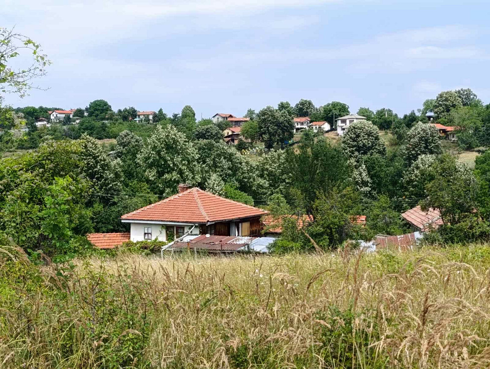 Two-storey house with extension, barn and 900 mВІ yard near Troyan — фото 1