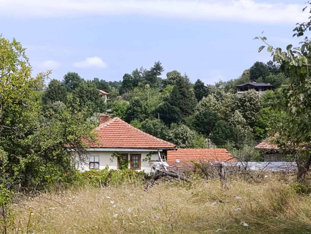 Two-storey house with extension, barn and 900 mВІ yard near Troyan — фото 2