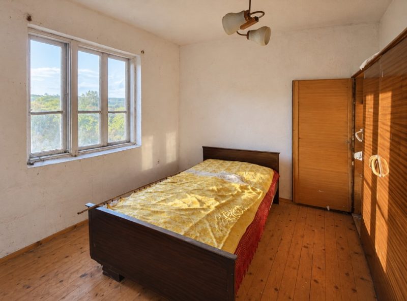 Дом с 2 спальнями, участок 2261 кв.м, Добричский район — фото 3
