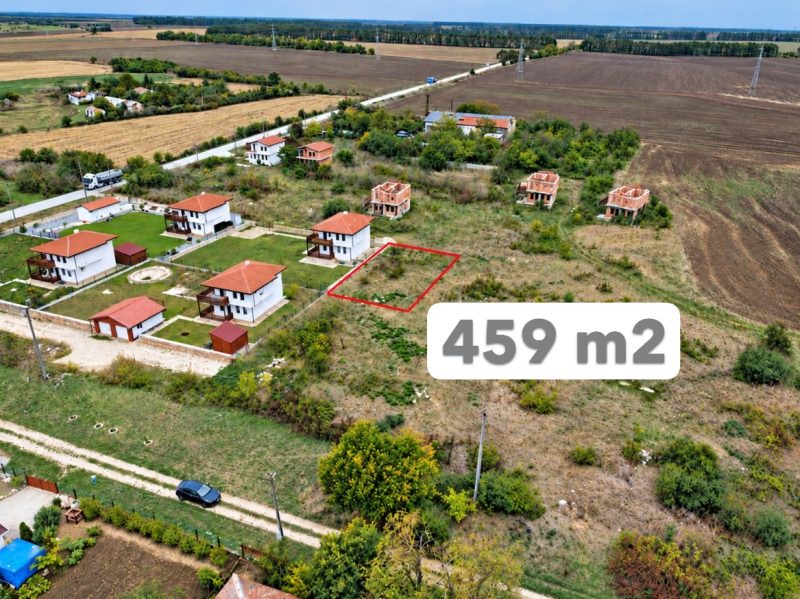 Земельный участок под застройку площадью 459 кв.м, рядом с водопроводом и электричеством, в 8 км от Балчика, супермаркета LIDL и моря. — фото 2