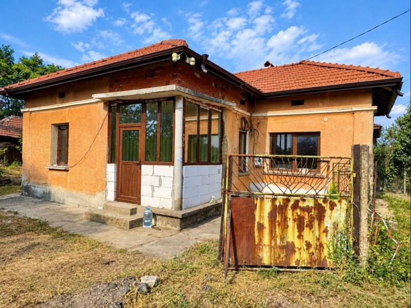 Дом площадью 90 кв.м, участок 1450 кв.м, 4 км от города Миция, 6 км до Дуная. — фото 1