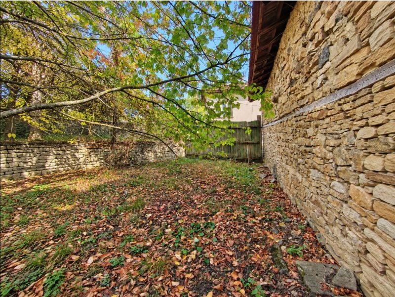 Maison de 110 m², terrain de 1600 m², village recherché, à 3 km de la ville de Suhindol — photo 2