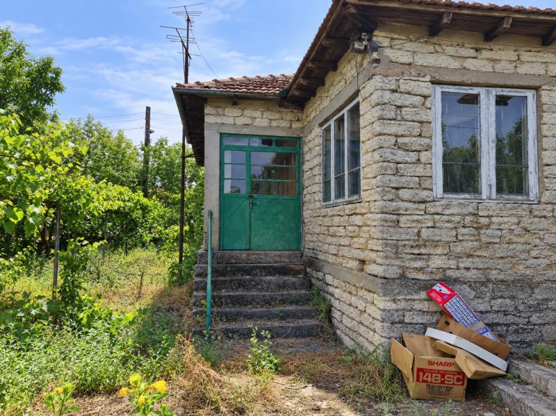 105 sqm stone house, 1755 sqm land, 6 km to Shabla town, 10 km to sea — фото 1