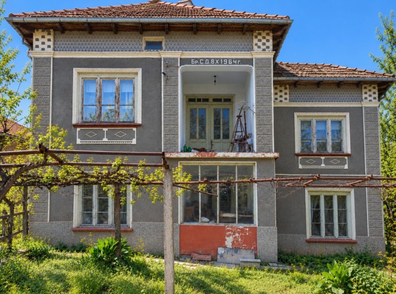 Maison de 150 m² à rénover, terrain de 1560 m², à 10 km de Pavlikeni et à 20 km de Polski Trambesh. — photo 3