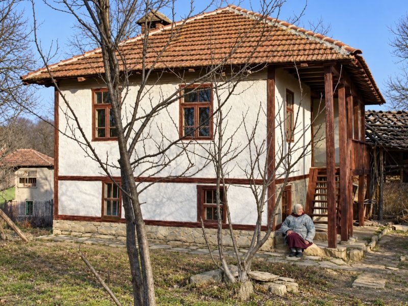 Аутентичный дом площадью 90 кв. м, участок 1850 кв. м, в небольшом живописном городке. — фото 3