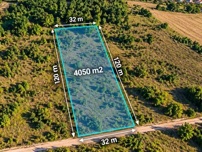Terrain agricole de 4050 m², sans eau ni électricité, vue mer, à 4 km de la plage — photo 3