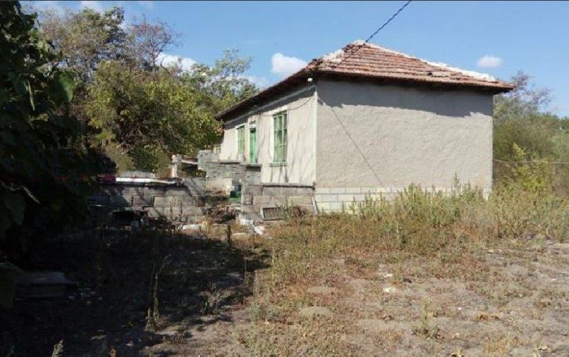120 кв.м. дом, 2000 кв.м. земля, 2 км до моря