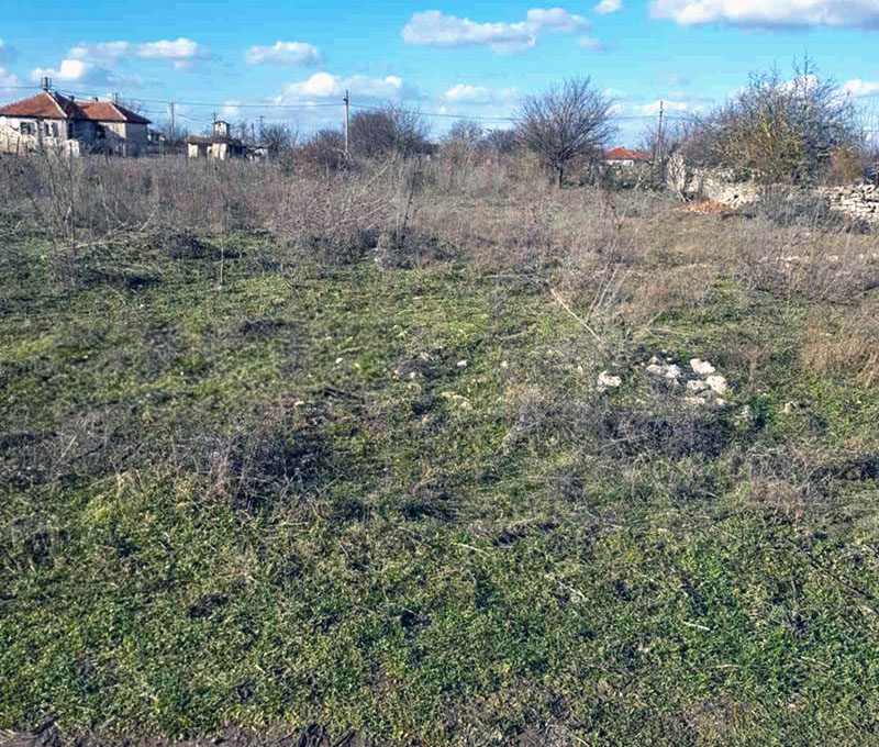 Участок под застройку 960 кв.м., с разрешением на строительство и готовым проектом, вода и электричество по границе, 2 км до моря.