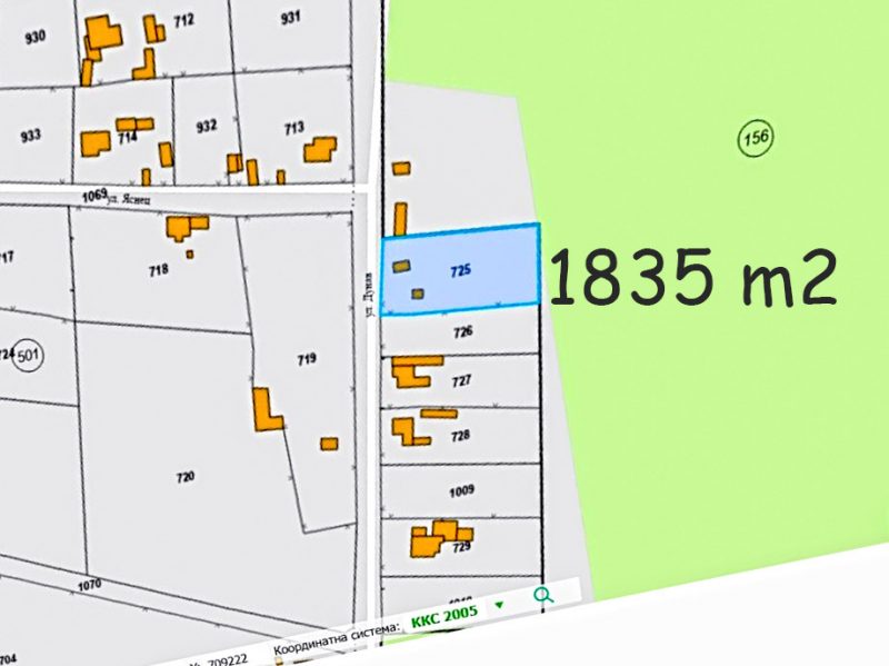 Продаётся участок площадью 1835 кв.м., вода и электричество, большая деревня, 40 км до моря.