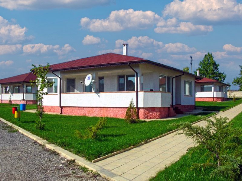 Дом площадью 138 кв.м с 3 спальнями, участок 500 кв.м, престижный поселок, 10 км до моря.