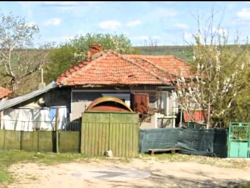 Дом площадью 153 кв.м, земельный участок 1420 кв.м, 17 км от города Исперих.
