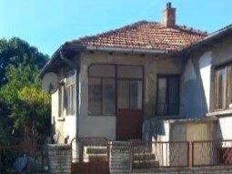 Дом площадью 120 кв.м, участок 400 кв.м, город Балчик, 4 км до моря.