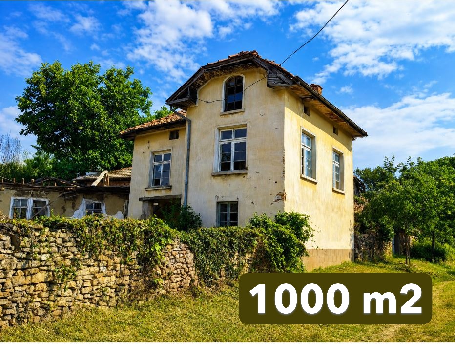 Трехэтажный дом площадью 100 кв.м, участок 1000 кв.м, 8 км до большого водохранилища, 4 км до города Сухиндол.