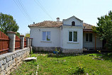 maison de 100 m², 2 chambres, salle de bains, terrain 1380 m², 64 km. de Varna