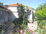 Maison 75 m², 4 chambres, salle de bains, sous-sol, terrain 3180 m², 14 km. de Karnobat