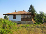 Deux maisons avec grand jardin, à 19 km. de Provadya, 21000 m² terre