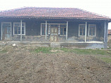 Maison 60 m², 3 chambres, 30 km. du général Toshevo, terrain 1800 m²
