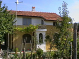 Maison 90 m², 2 chambres, salle de bains, garage, terrain de 700 m², à 56 km. de Varna