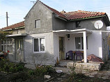 Maison 52 m², 2 chambres, salle de bains, garage, terrain 1000 m², 15 km. de Varna