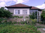 Maison 80 m², 3 chambres, salle de bains, garage, terrain 1700 m², 28 km. de Razgrad