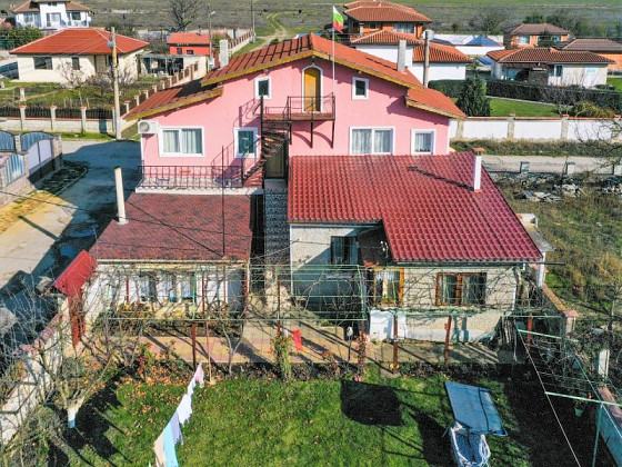 2 дома 200 кв.м с мебелью, 873 кв.м земли, 7 км до Балчика, море