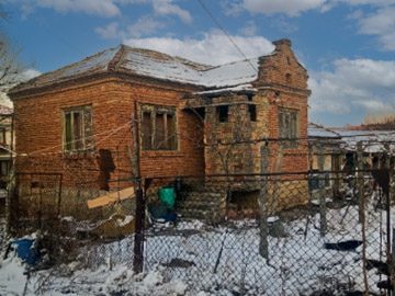 Maison de 90 m², 3 chambres, terrain de 940 m², village privilégié, à 50 km de la mer