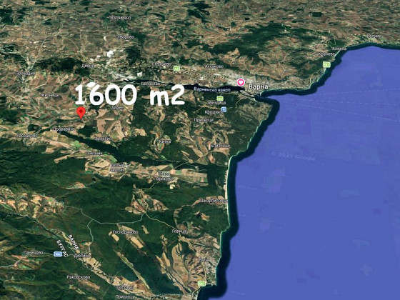 Земельный участок под застройку площадью 1600 кв.м, водоснабжение и электричество на границе, небольшая деревня, 30 км до моря.