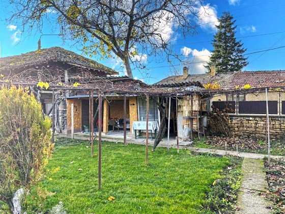 Maison de 140 m², terrain de 582 m², village recherché, à 3 km de la ville de Razgrad