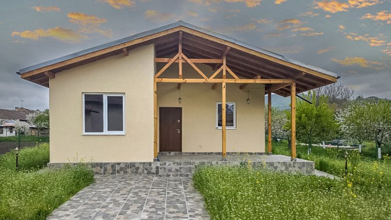 Maison de 2 chambres. Terrain de 625 m², à seulement 60 km de Sofia.