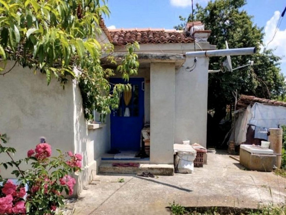 Maison de 110 m², terrain de 2880 m², village recherché, à 25 km de la mer